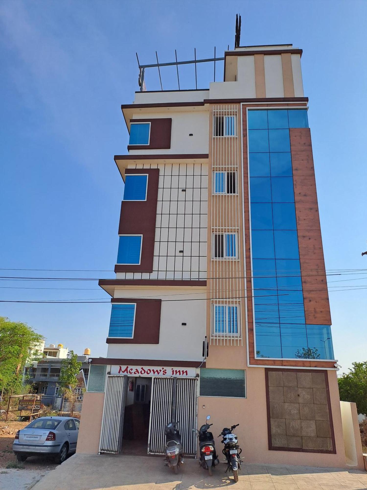 Meadows Inn Mysore Exterior foto