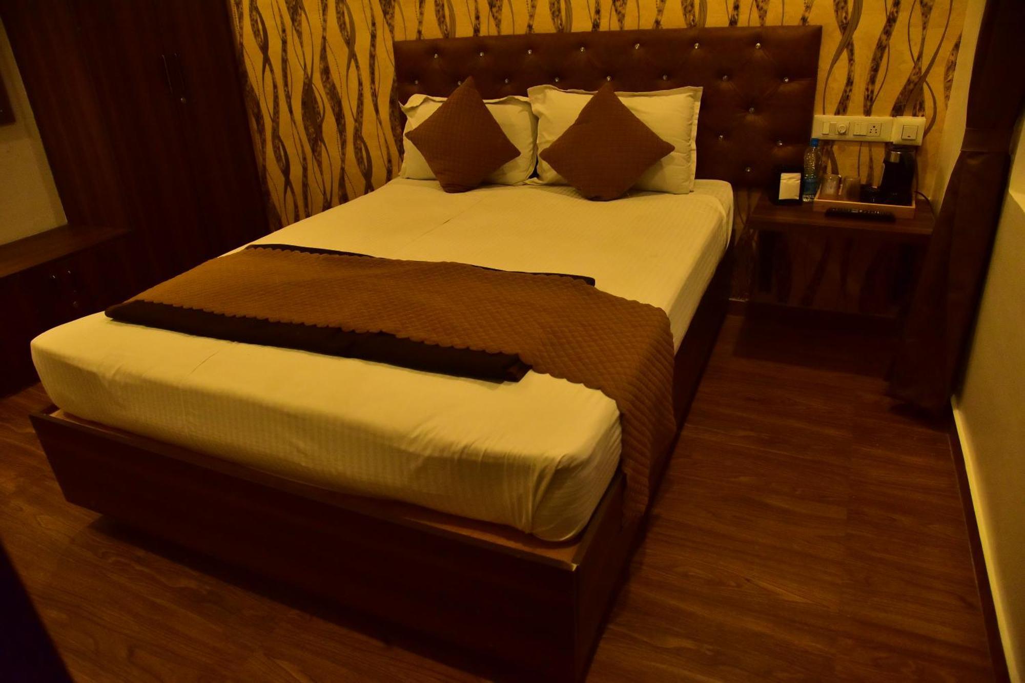 Meadows Inn Mysore Exterior foto