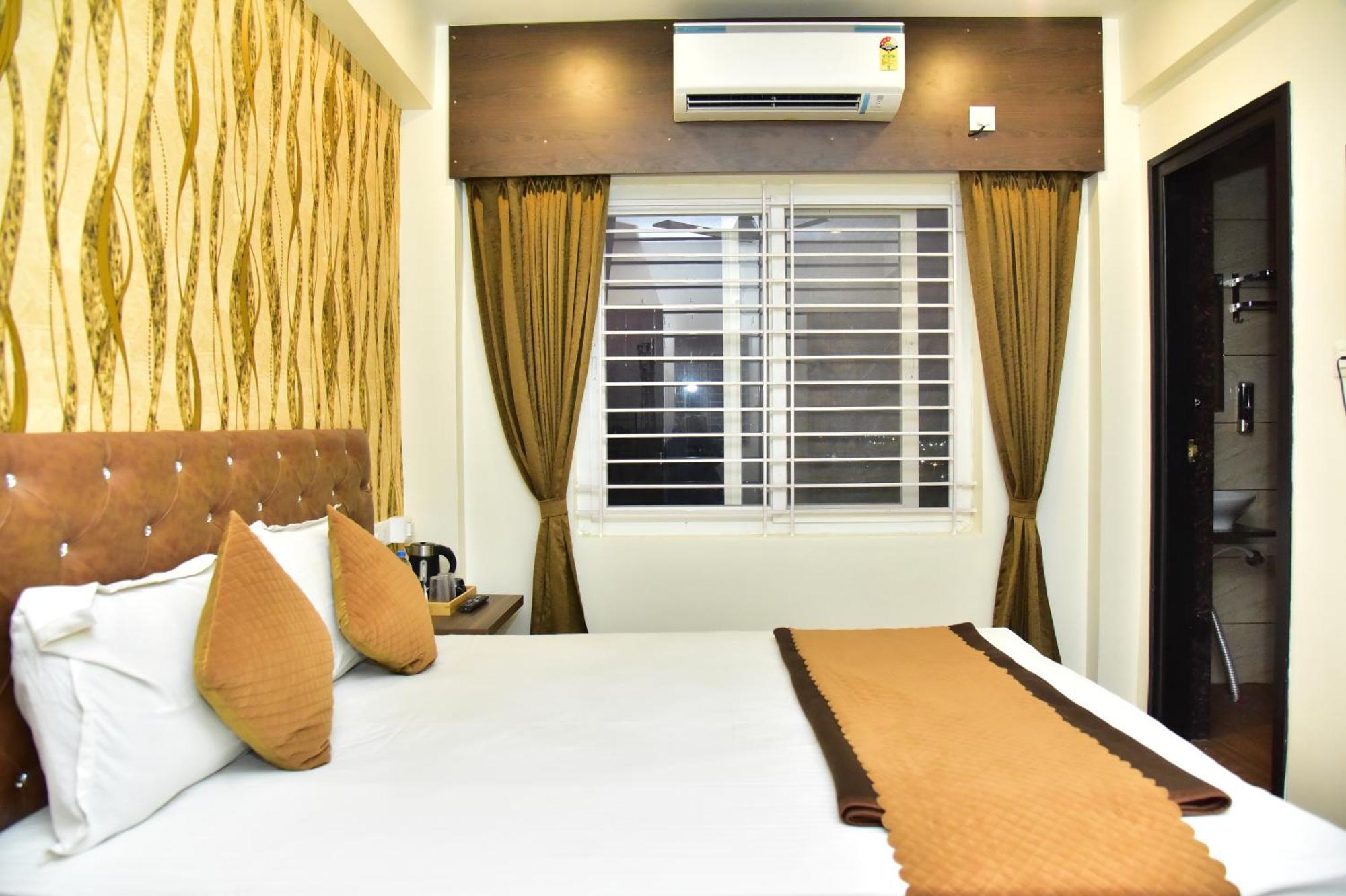 Meadows Inn Mysore Exterior foto
