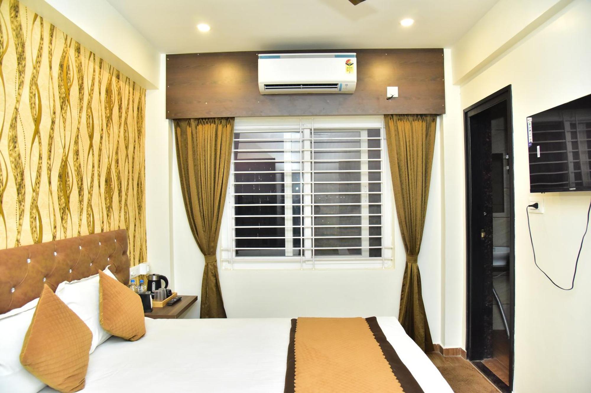 Meadows Inn Mysore Exterior foto
