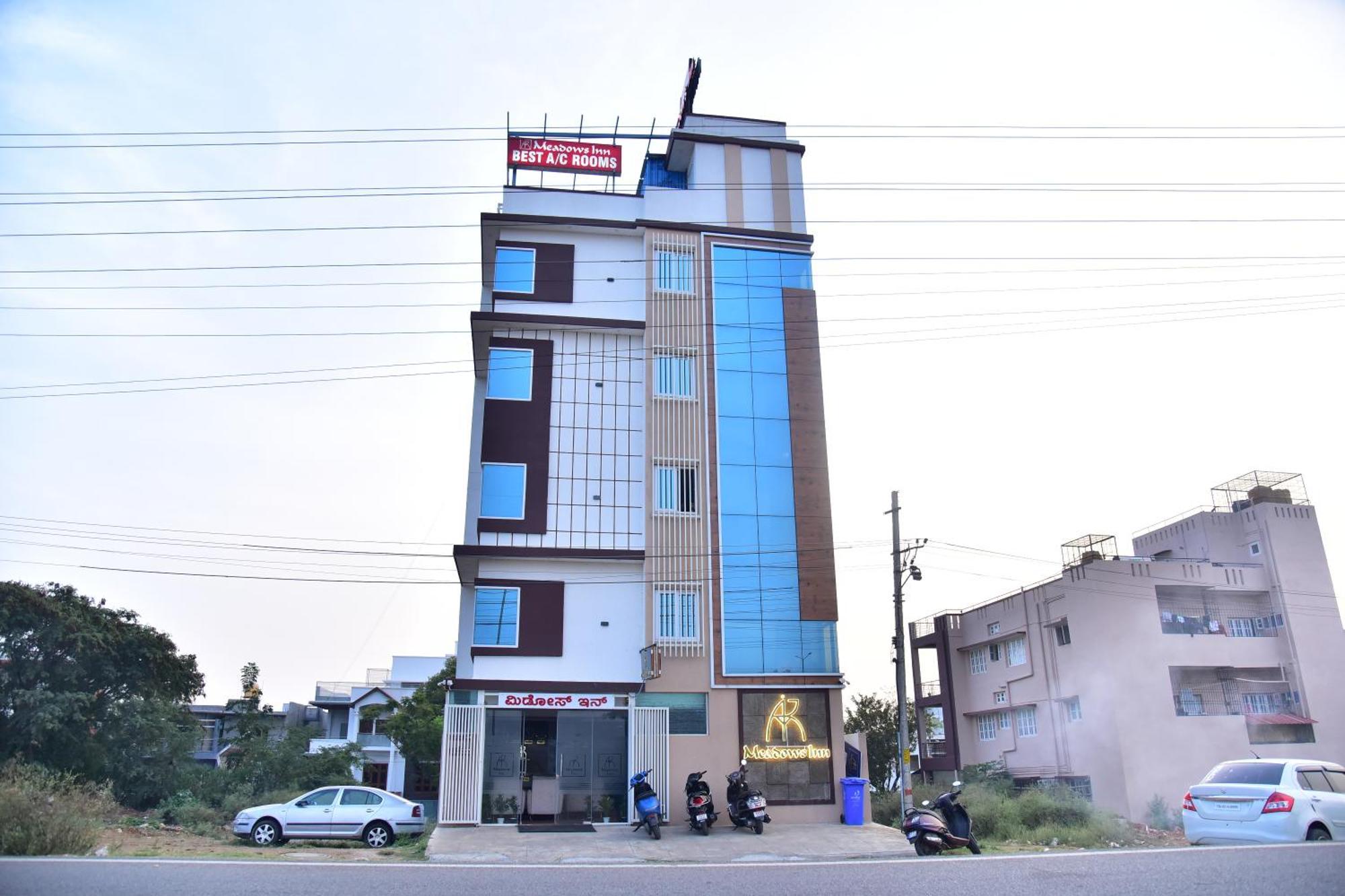 Meadows Inn Mysore Exterior foto